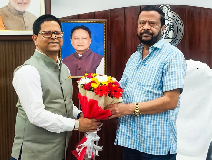 Paradip Port Authority Chairperson calls on Odisha Revenue Minister